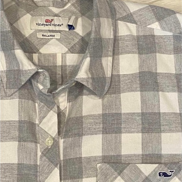 Women's Vineyard Vines top - Picture 3 of 5